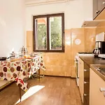 Paola Apartment *