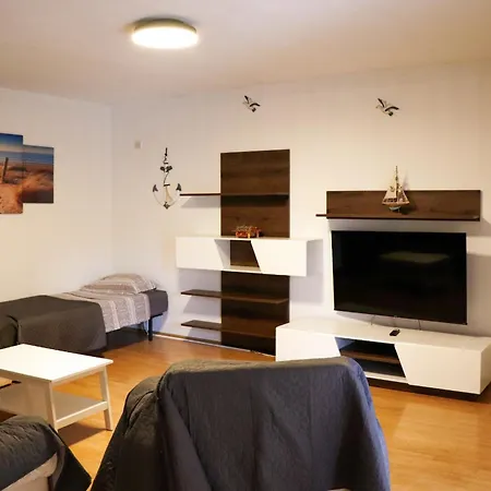 Paola Apartment *