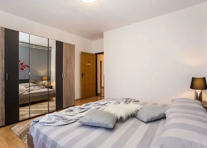 Paola Апартаменты *