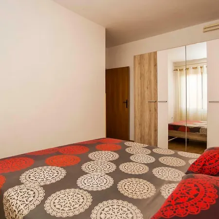 Paola Apartment *