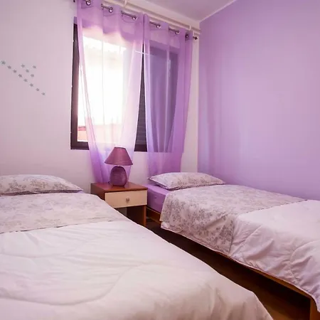 Apartment Paola *