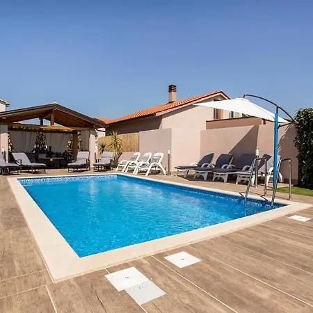 Paola Apartment Pula